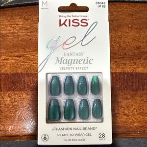 KISS Gel Fantasy Magnetic Nails - Shimmering Green